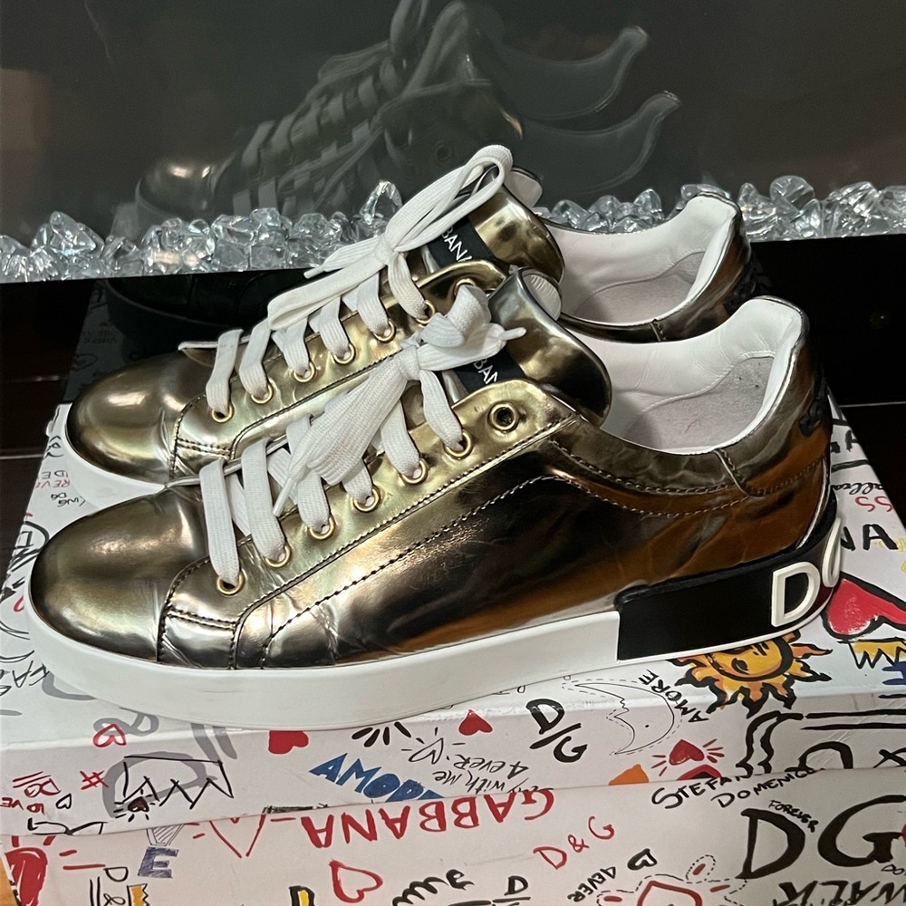 Dolce and gabbana mens sneakers.